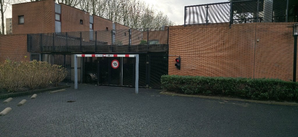 Parkeerplaats vlakbij Station Lelylaan (Te koop), Amsterdam