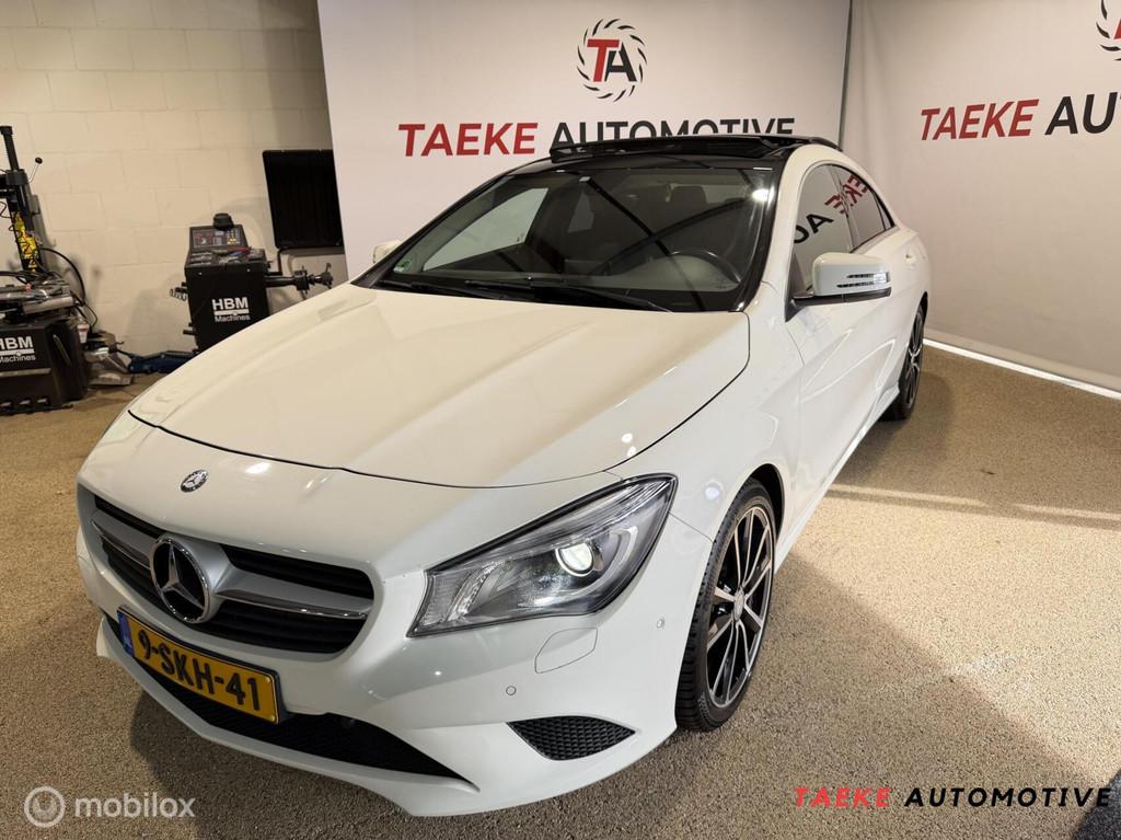 MercedesCLA-klasse 180BlueEFF. Edition Airco/Cruise/Pano/Nap, Voorwielaandrijving, CLA, Gebruikt, Euro 6