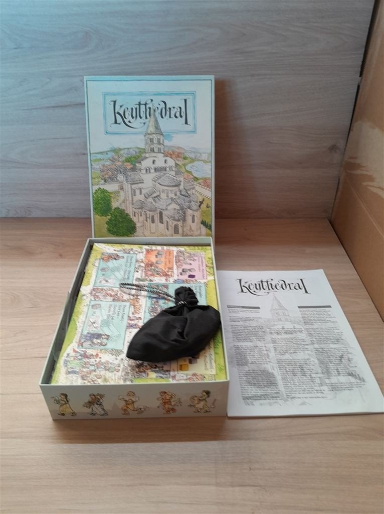 KeyThedral - s3771, Hobby en Vrije tijd, Verzenden, Zo goed als nieuw
