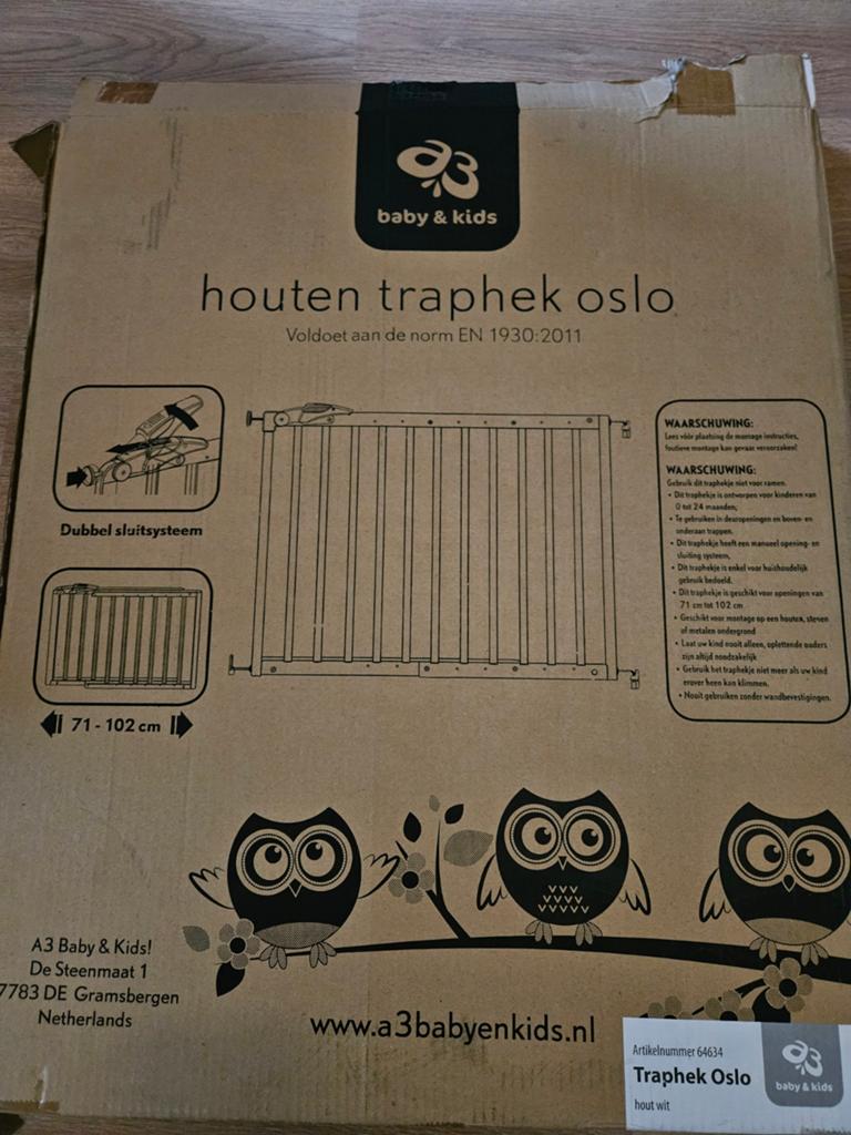 Nooit gebruikt A3 Baby & kids traphekje Oslo, Kinderen en Baby's, Traphekjes, Ophalen of Verzenden, Nieuw, Hout, 100 tot 115 cm