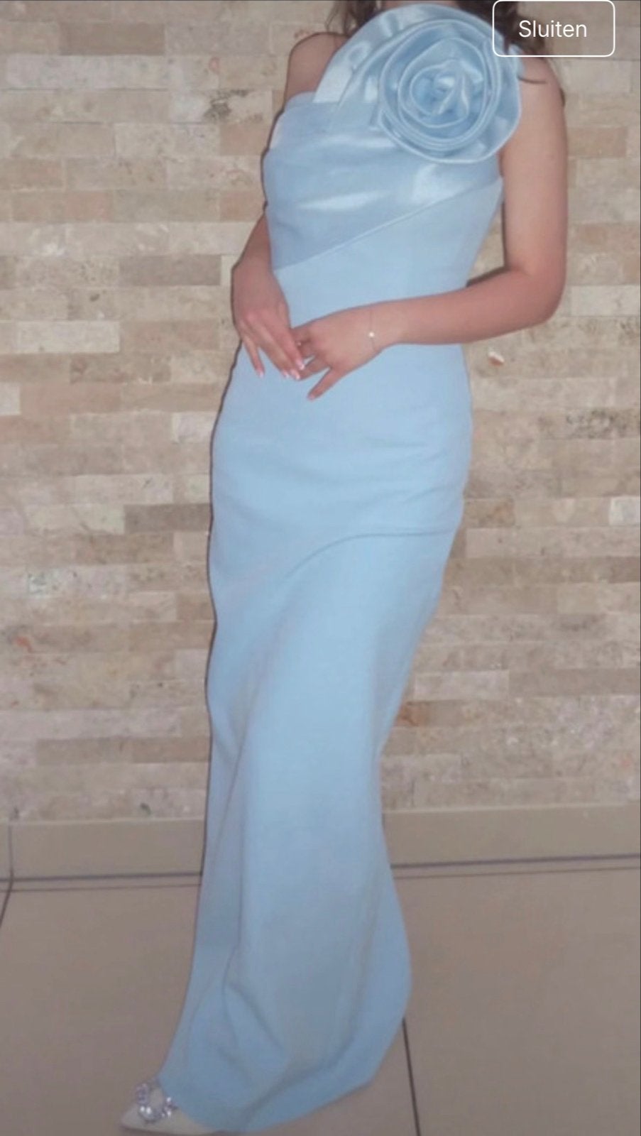 Elegante lichtblauwe galajurk met bloemdetail, Galajurk, Blauw, Ophalen of Verzenden, Zo goed als nieuw