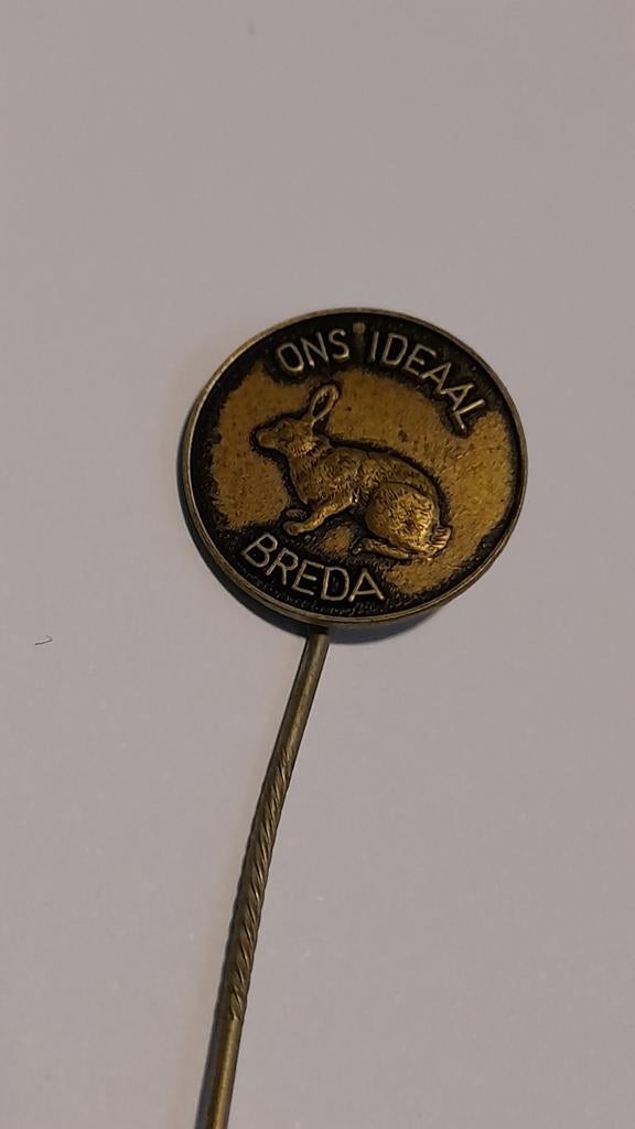 Vintage Speldje 'Ons Ideaal Breda' met Konijn, Verzenden, Gebruikt, Overige onderwerpen