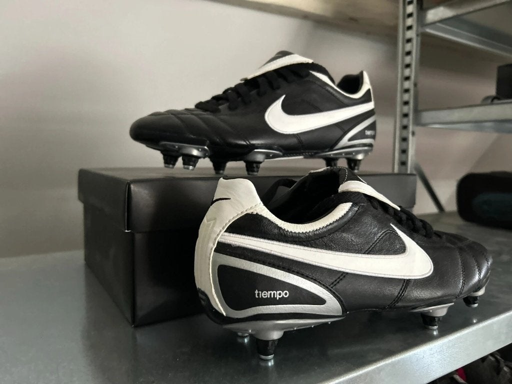 bn nike tiempo r10 ronaldinho black total 90 t90 ctr360 socc, Gebruikt, Maat XS of kleiner, Schoenen, Ophalen of Verzenden