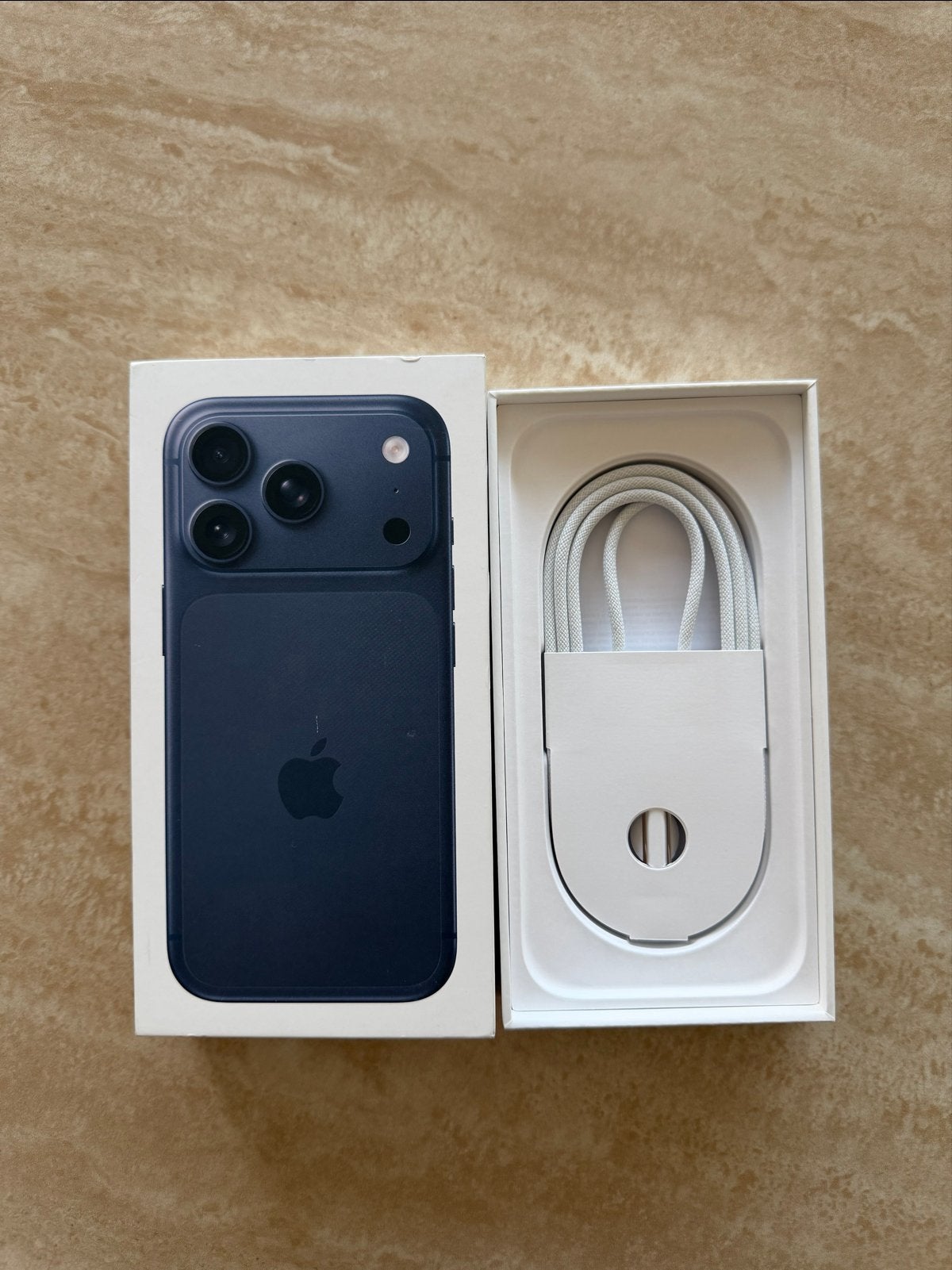 iPhone 17 Pro, Telecommunicatie, Ophalen, Zo goed als nieuw, 256 GB, IPhone 17 Pro