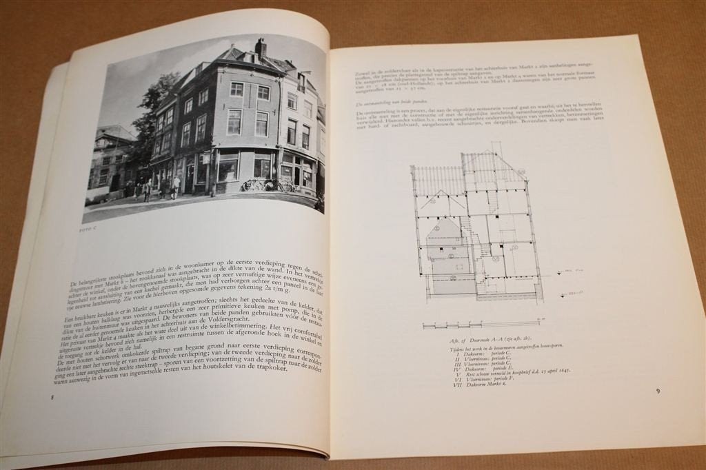 Bouwgeschiedenis Markt 2 en 4 — Delft, 1966, Ophalen of Verzenden, Gelezen