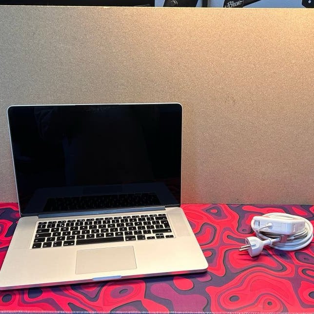 Macbook Pro mid 2015 met nieuwe batterij 100%, Computers en Software, 2 tot 3 Ghz, 512 GB, Zo goed als nieuw, 16 GB
