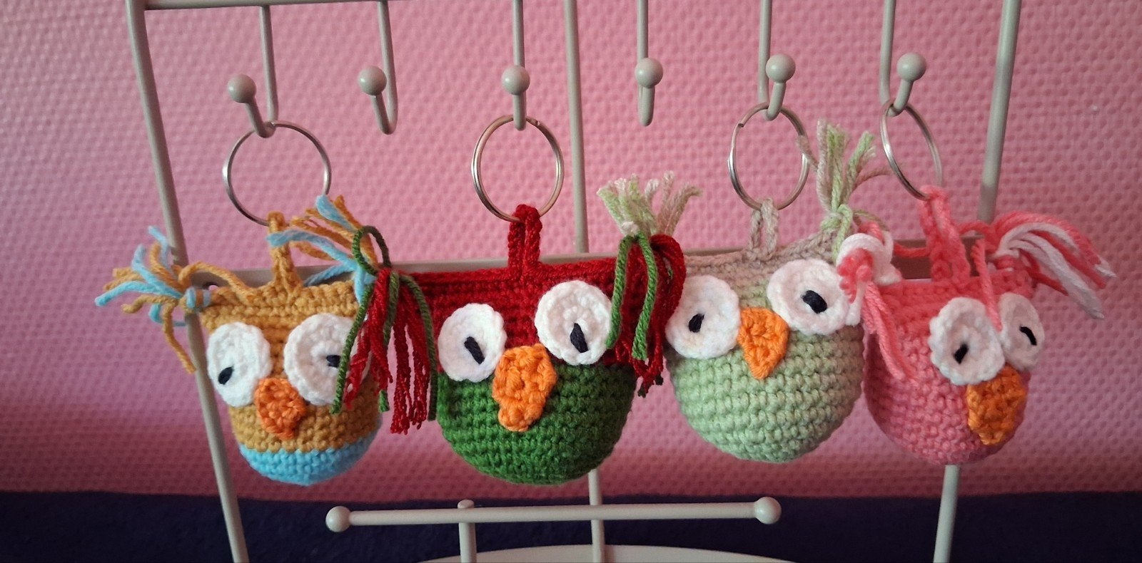 Nieuwe gehaakte uil sleutelhangers - diverse kleuren, Ophalen of Verzenden, Nieuw, Dier of Natuur