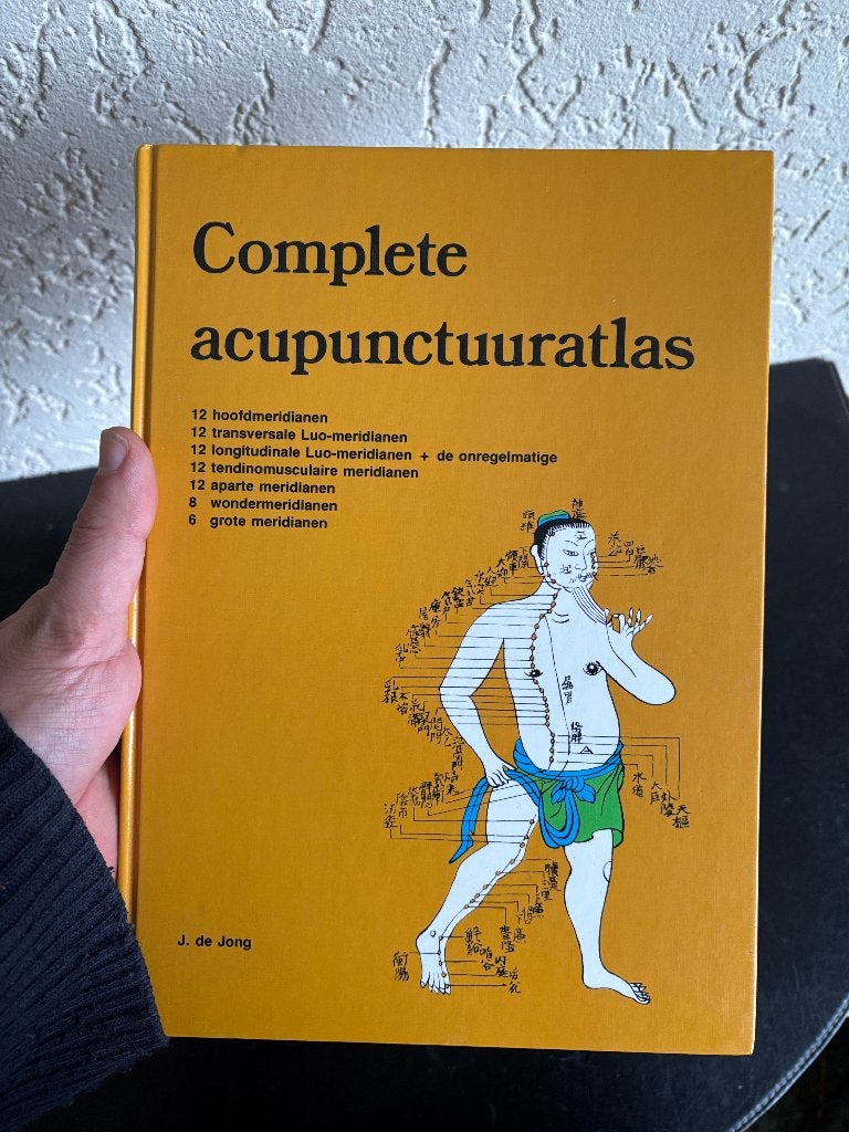 J. de Jong - Complete Acupunctuuratlas - 1991, Gelezen, Kruiden en Alternatief, Ophalen of Verzenden, J. de Jong