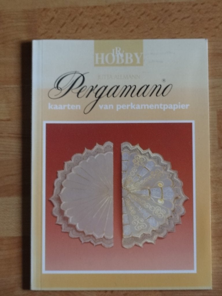 Pergamano kaarten van perkamentpapier-Jutta Allmann, Hobby en Vrije tijd, Ophalen of Verzenden, Zo goed als nieuw, Overige thema's