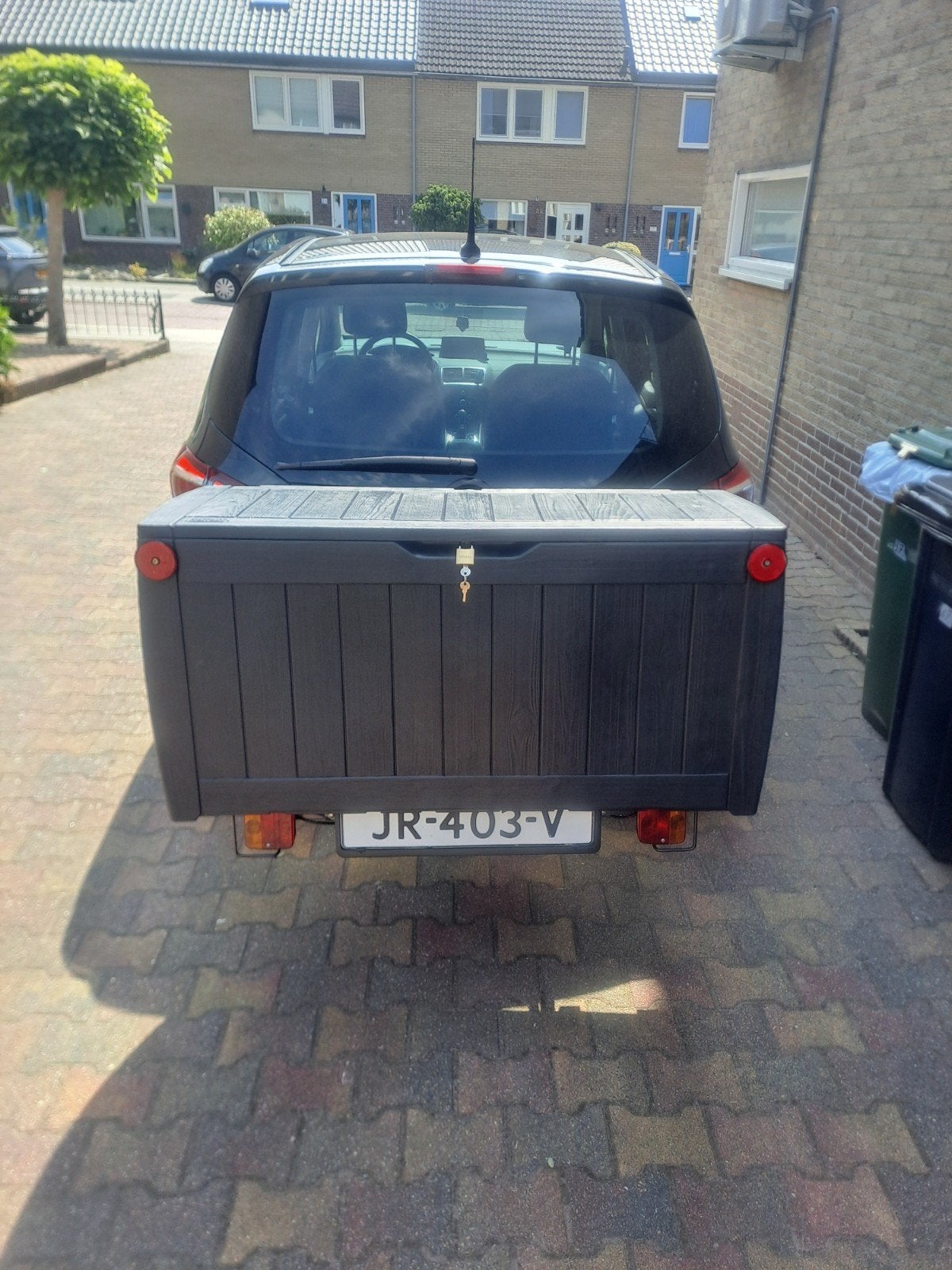 Te koop. Nette kantelbare trekhaakkoffer/ towbox  270 ltr., Ophalen, Zo goed als nieuw