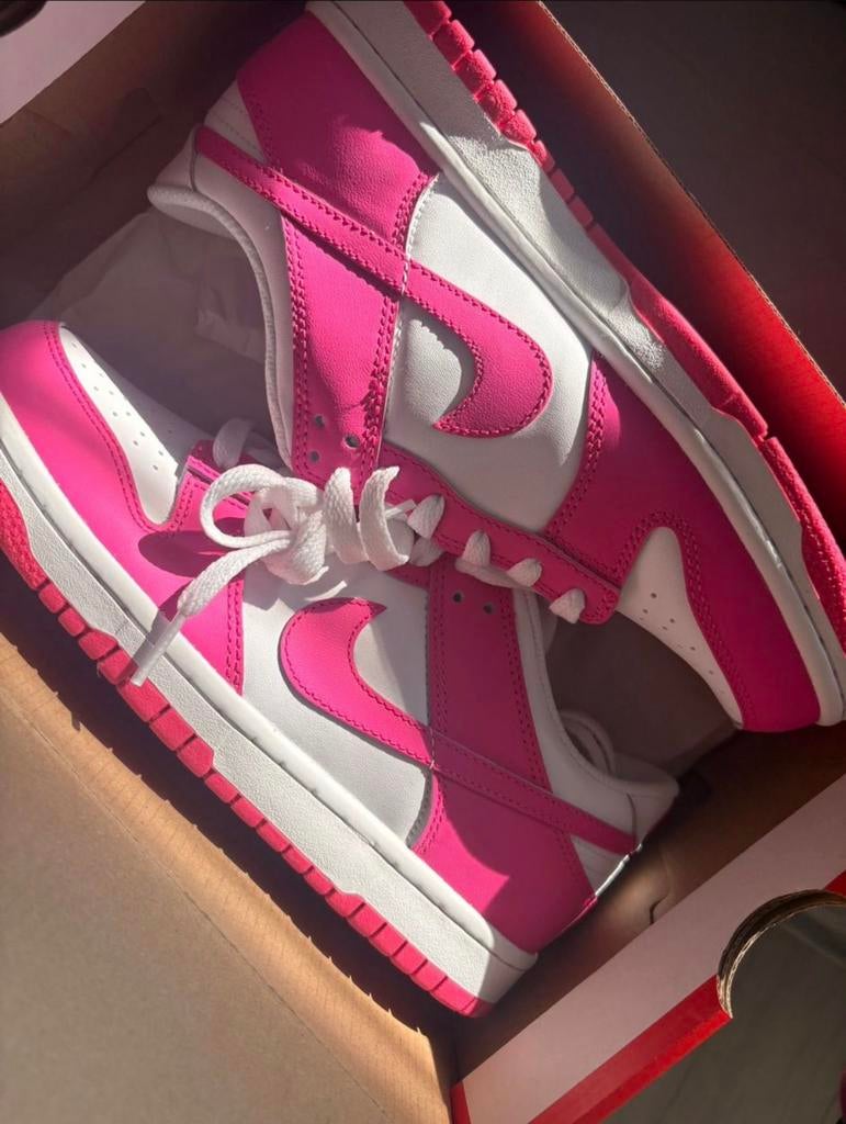 Nike Dunks Low, Nieuw, Ophalen of Verzenden, Sneakers of Gympen, Roze