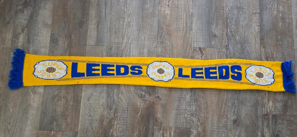 Sjaal Leeds United, Ophalen of Verzenden, Zo goed als nieuw, Buitenlandse clubs, Vaantje of Sjaal