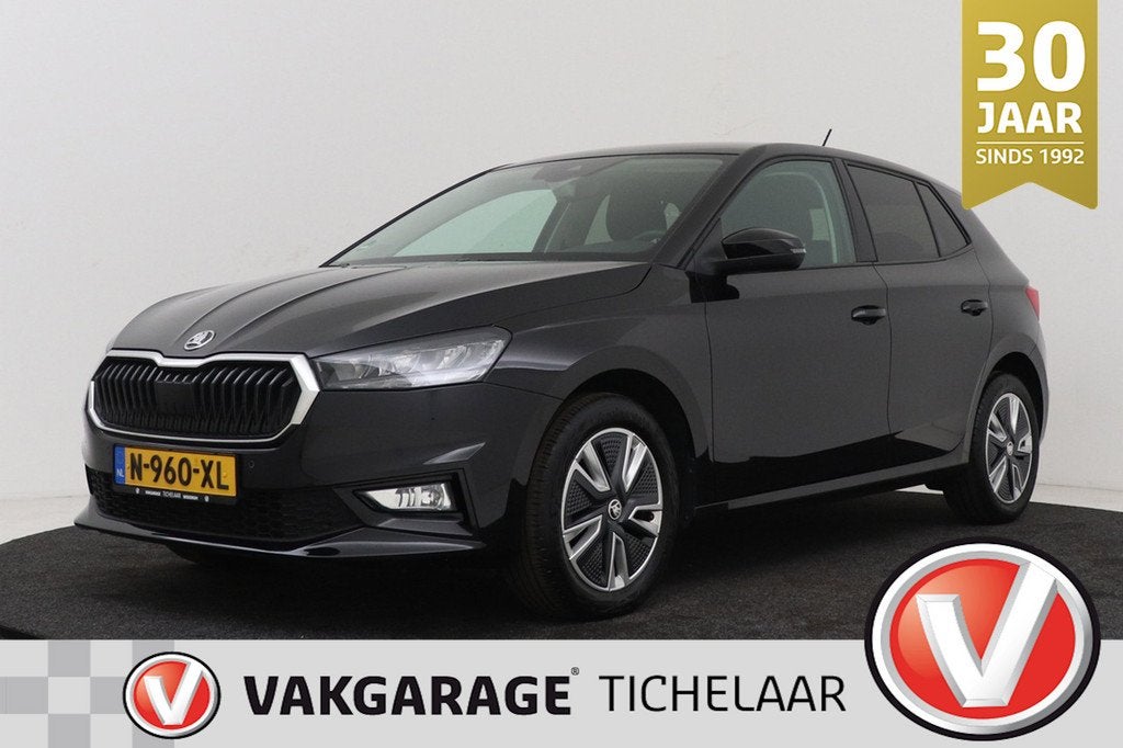 Skoda Fabia 1.0 TSI Ambition | Adapt. Cruise | Parkeersensor, Voorwielaandrijving, Parkeersensor, Stof, 95 pk