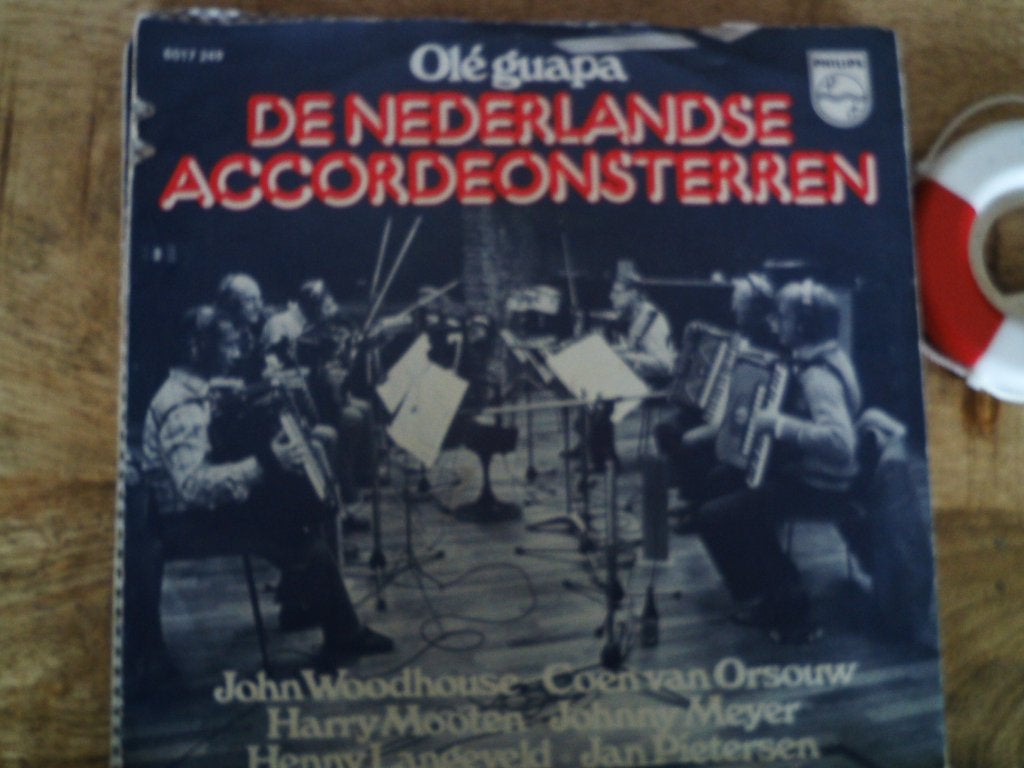 nederlandse accordeonsterren - olé guapa  22jul, Wereldmuziek, 7 inch, Ophalen of Verzenden, Zo goed als nieuw