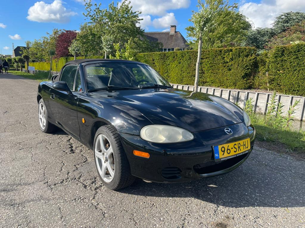 Mazda MX-5 1.6 I 2001 Zwart, Achterwielaandrijving, 40 €/maand, 4 cilinders, Cabriolet
