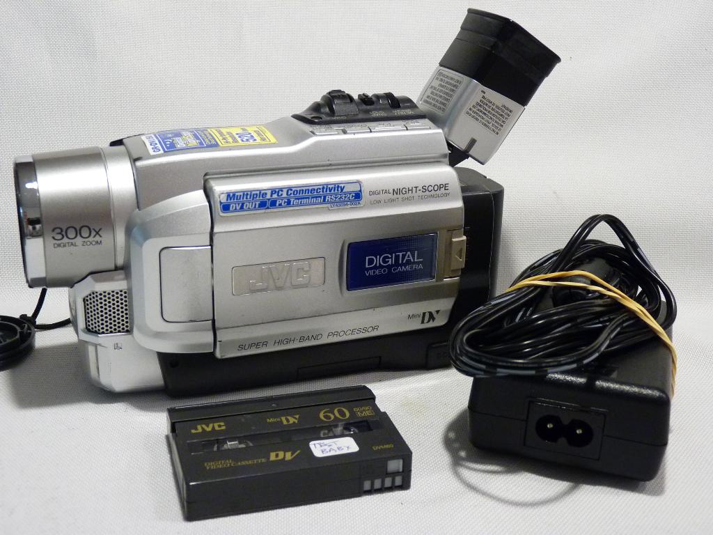 JVC GR-DVL150EG MiniDV, accu+oplader, Audio, Tv en Foto, Videocamera's Digitaal, JVC, 20x of meer, Ophalen of Verzenden, Zo goed als nieuw