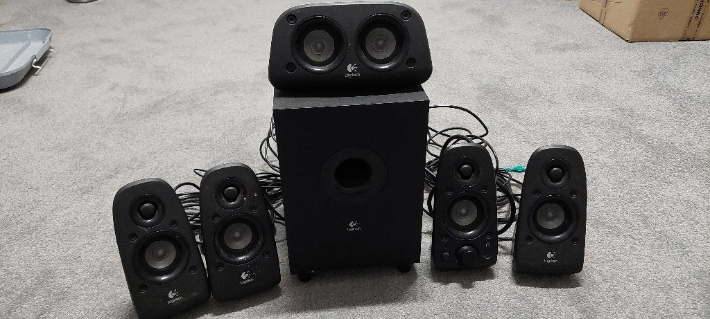 Logitech 5.1 surround sound speaker set, Ophalen, Gebruikt, 120 tot 150 watt, Logitech
