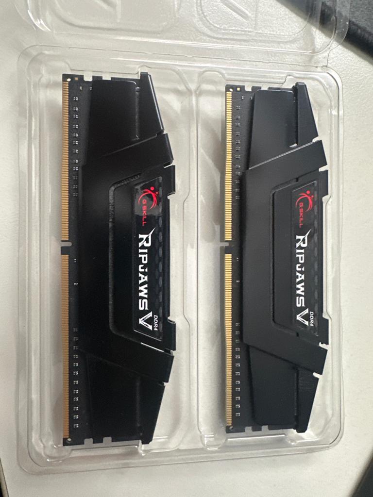 G.Skill Ripjaws V 16GB (2x8GB) DDR4-3200 RAM, Computers en Software, RAM geheugen, Zo goed als nieuw, Desktop, 16 GB, DDR4, Ophalen of Verzenden