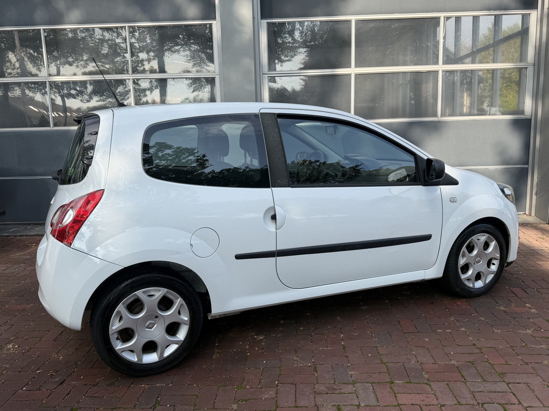 Renault Twingo 1.2 16V Parisienne Airco,14inch,Cv,Electr.ram, Auto's, Voorwielaandrijving, Gebruikt, 4 cilinders, 4 stoelen