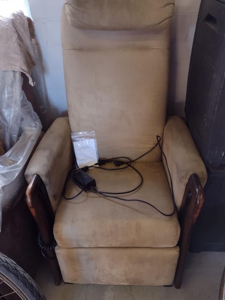 3 motorige sta-op-stoel, Huis en Inrichting, Fauteuils, Ophalen, 50 tot 75 cm