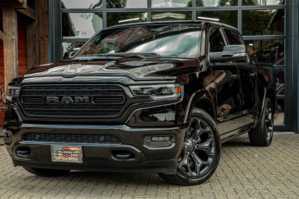 Dodge Ram 1500 Limited 1e eigenaar . (bj 2023), Auto's, Automaat, Lichtsensor, Gebruikt, 5654 cc