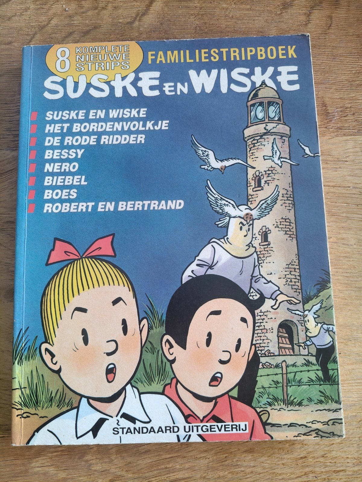 Suske & Wiske Familiestripboek 1988 - Dikke verzamelbundel, Gelezen, Willy Vandersteen, Eén stripboek, Ophalen of Verzenden