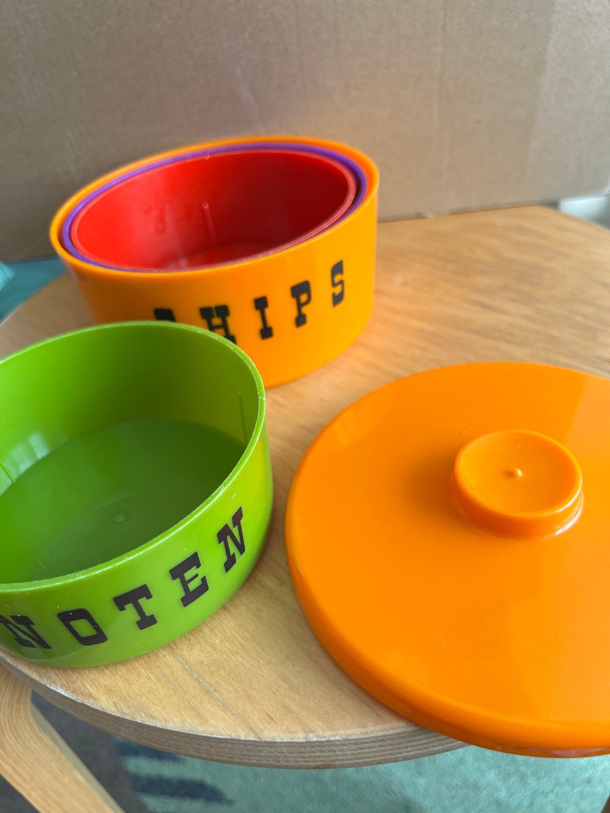 Retro snackbakken in originele kleuren - set van 4, Ophalen of Verzenden