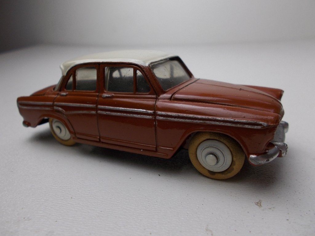1959 Dinky Toys 544 SIMCA ARONDE P60 (Gerestaureerd.), Hobby en Vrije tijd, Modelauto's | 1:43, Ophalen of Verzenden, Gebruikt