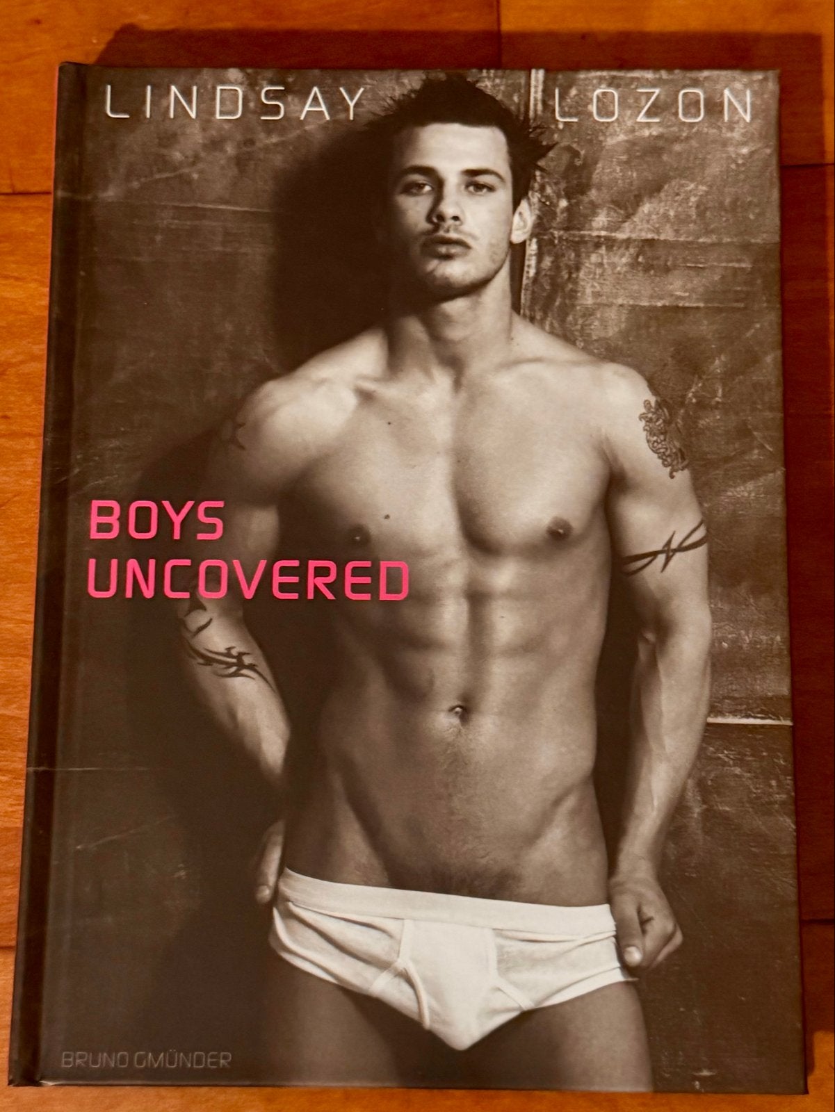 Boys Uncovered - Lindsay Lozon. Fotoboek Bruno Gmünder, Ophalen of Verzenden, Zo goed als nieuw, Fotografen