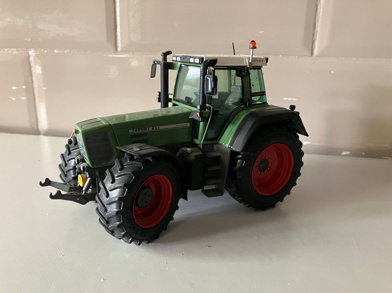 Fendt  favorit 824 turboshift, Ophalen, Zo goed als nieuw, Tractor of Landbouw, Overige merken