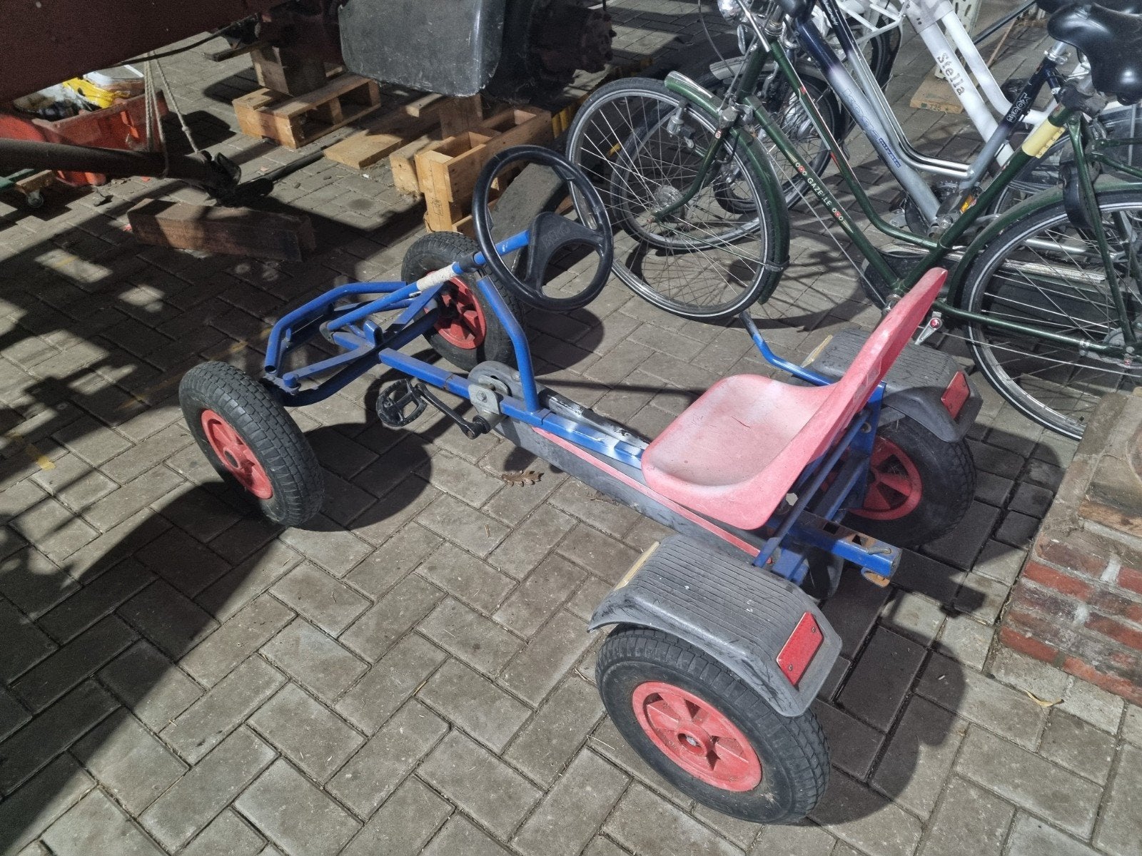 Stoere skelter met rood zitje - Klaar voor avontuur!, Kinderen en Baby's, Speelgoed | Buiten | Skelters, Ophalen of Verzenden