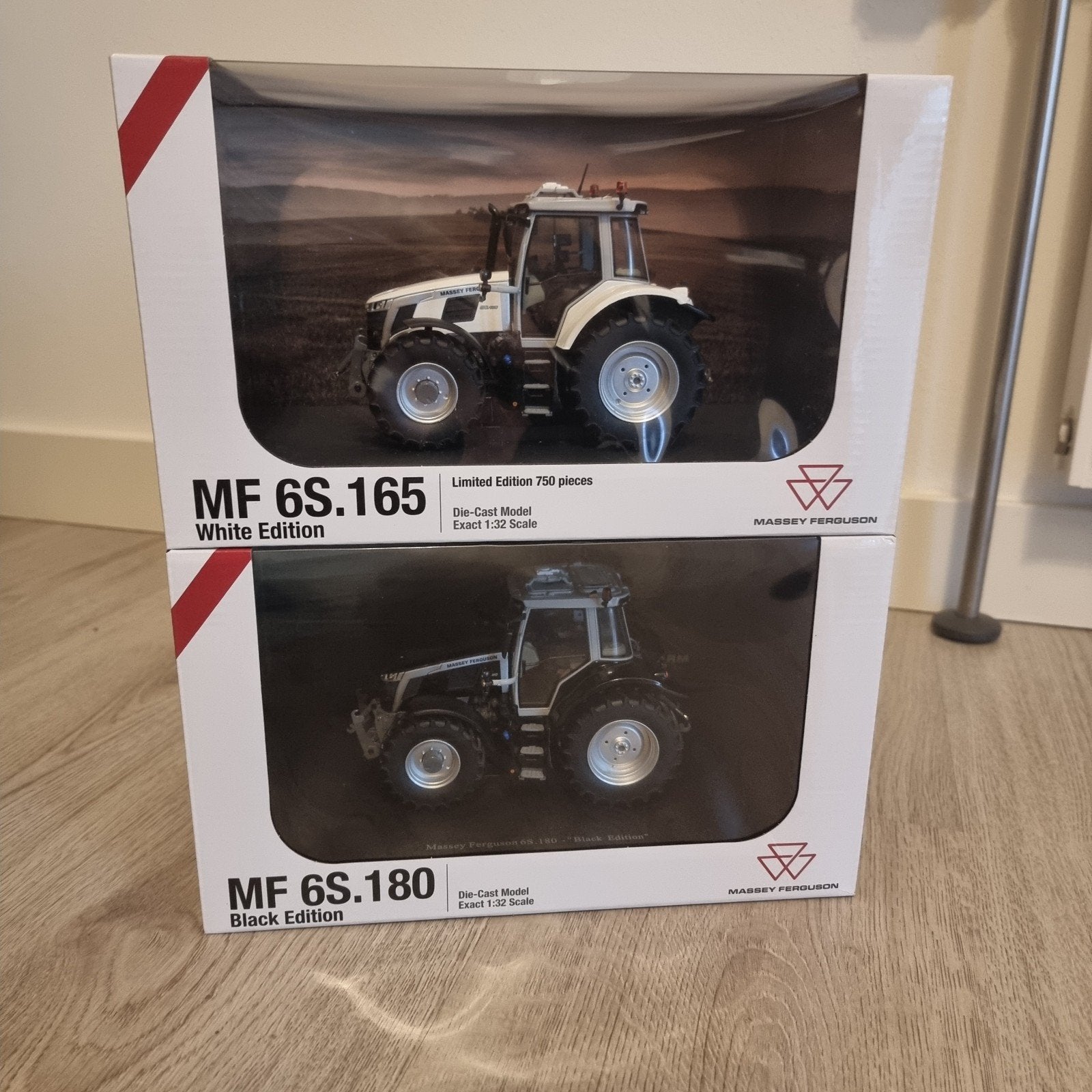 Massey Ferguson 6S.165 Wit + Massey Ferguson 6S.180 Zwart UH, Ophalen of Verzenden, Nieuw, Tractor of Landbouw, Universal Hobbies