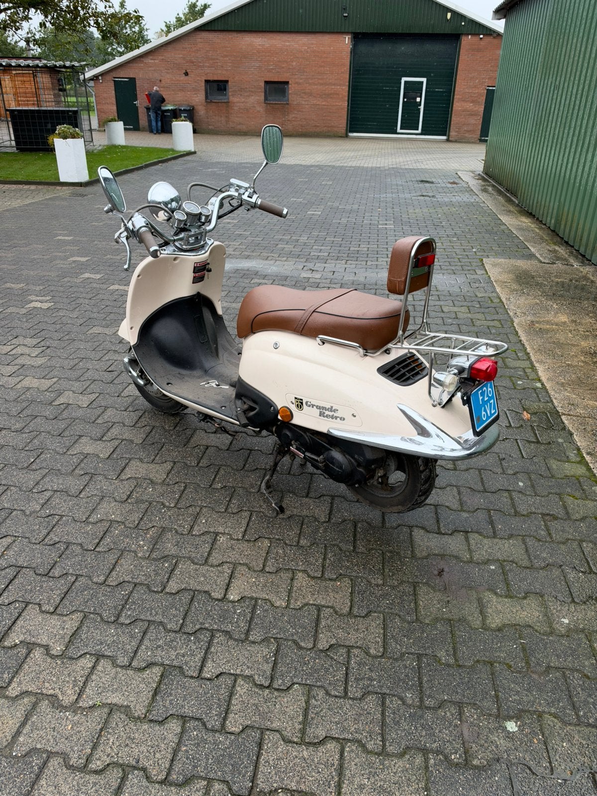 Grande retro scooter, Fietsen en Brommers, Ophalen, Zo goed als nieuw, Benzine, Overige merken