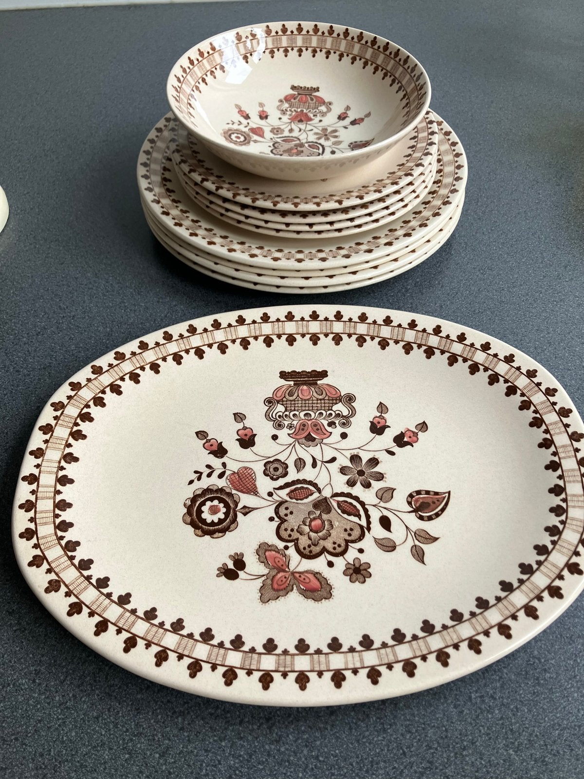Vintage servies: borden, schalen met bloemmotief, Ophalen, Gebruikt, Keramiek, Vintage