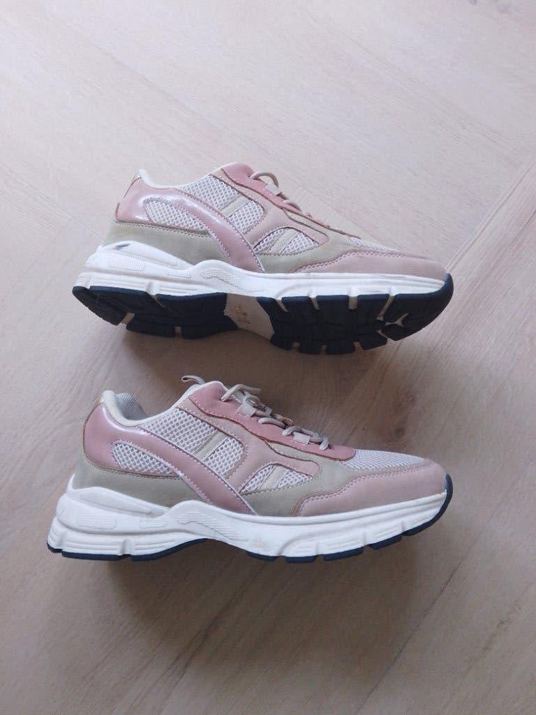 Sneaker, Oxmox, Beige, Ophalen of Verzenden, Sneakers of Gympen
