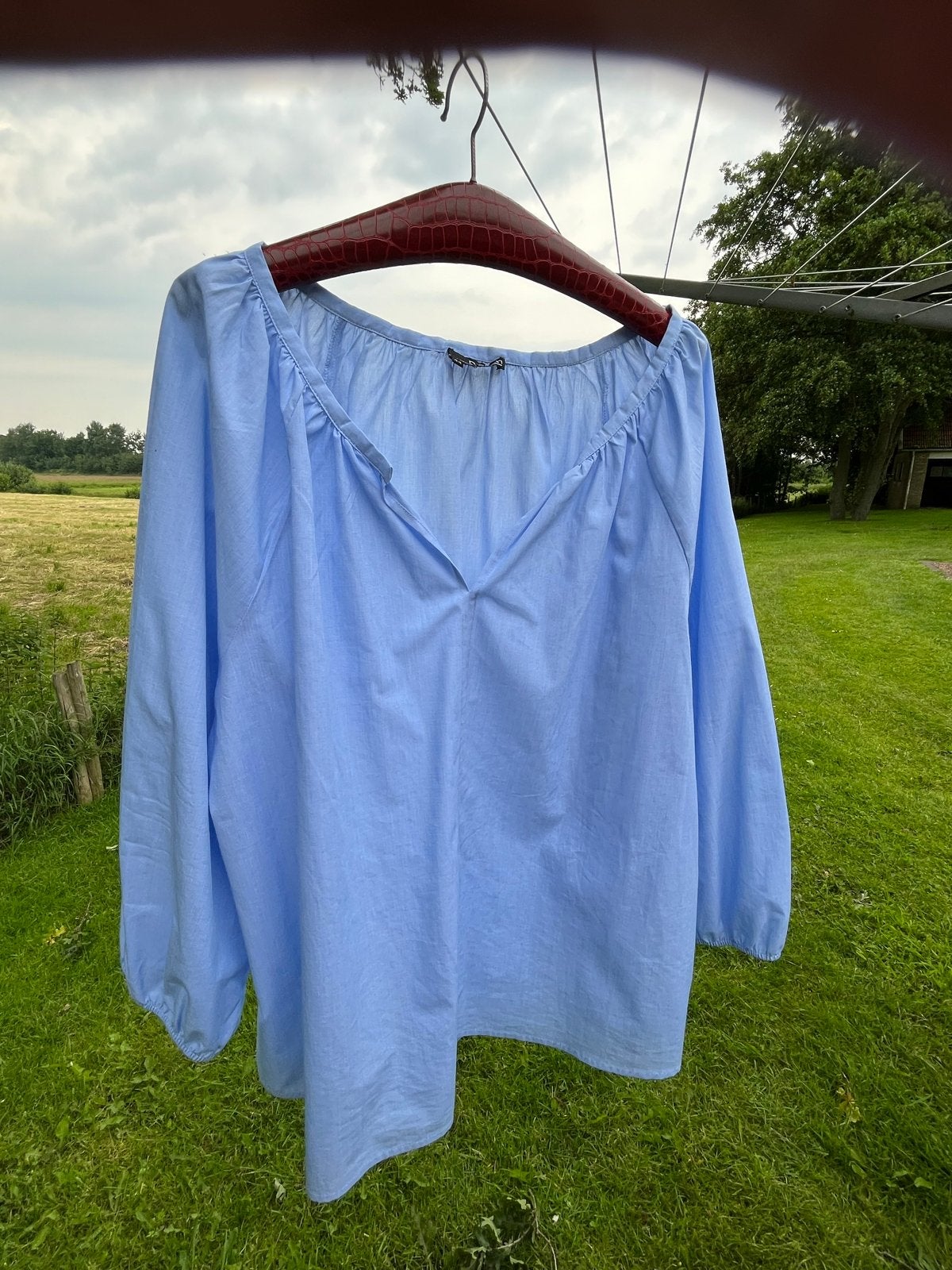 Lichtblauwe blouse met lange mouwen NIEUW maat 44, Ophalen of Verzenden, Nieuw, Maat 42/44 (L), Blauw