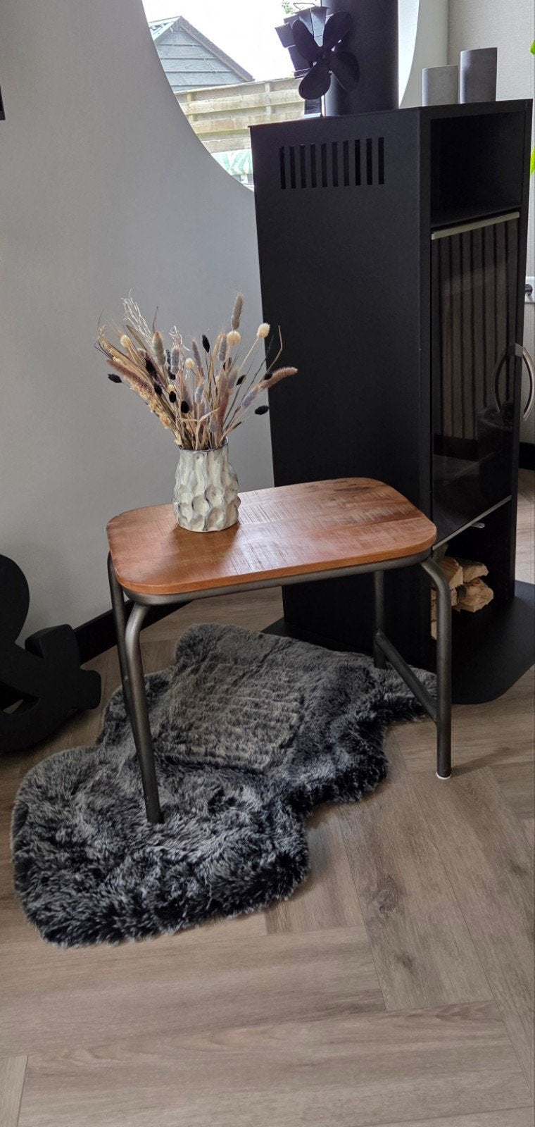 Aangeboden Een Stoere/Landelijke kruk, Ophalen, Zo goed als nieuw, Hout