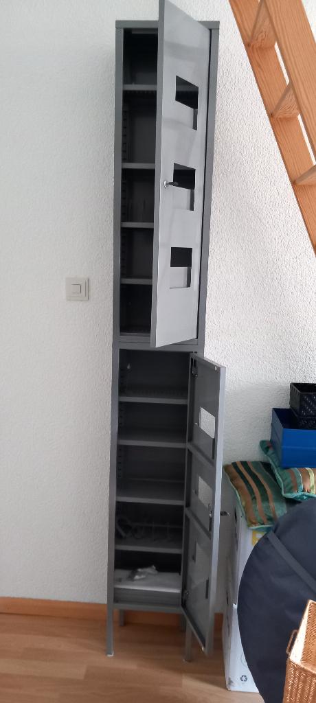 Ikea cd kastje metaal in goede staat, Ophalen, Minder dan 50 cm, 200 cm of meer, Zo goed als nieuw
