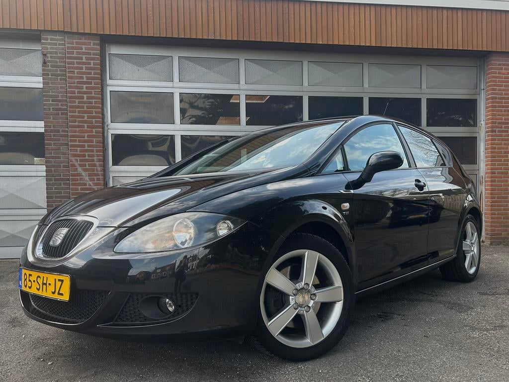 Seat Leon 2.0 bwa | airco | CarPlay | nieuwe apk | trekhaak, Voorwielaandrijving, Leon, Zwart, Origineel Nederlands