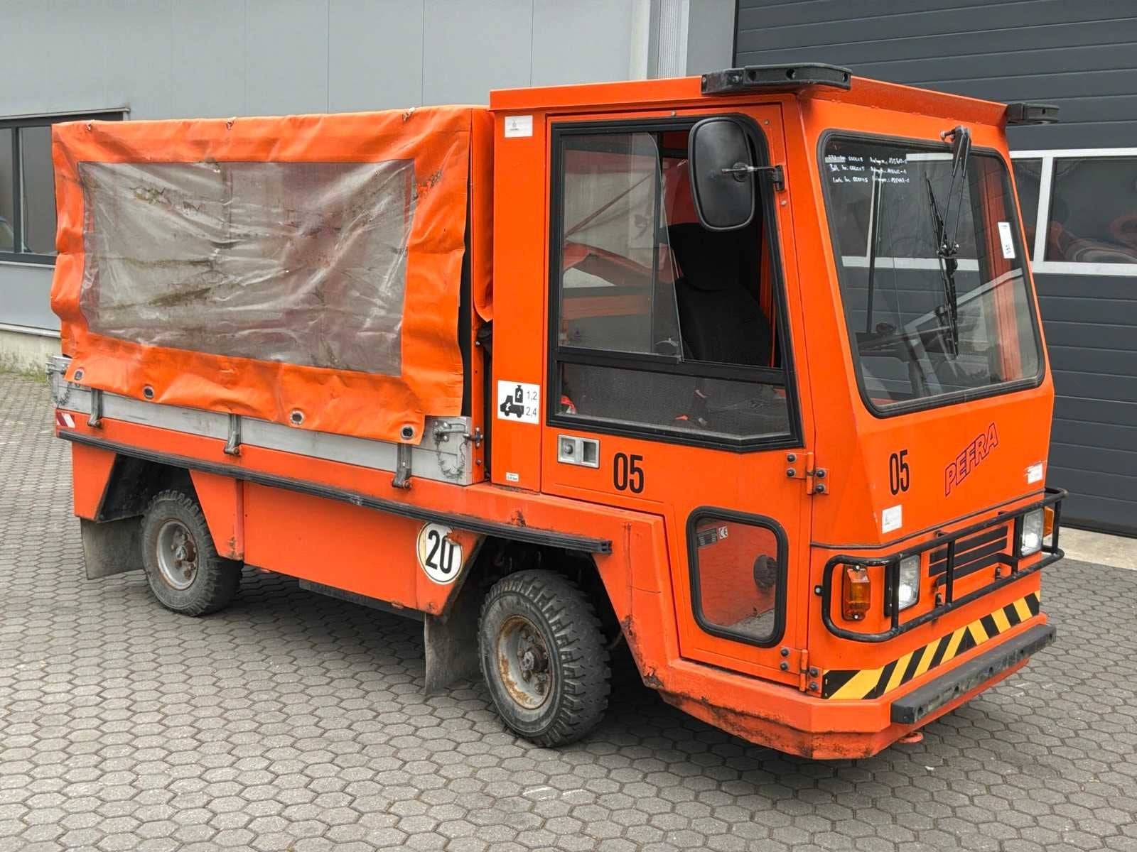 2005 Pefra 612 platformwagen met huifopbouw, Overige aandrijving, Overige typen, Pefra