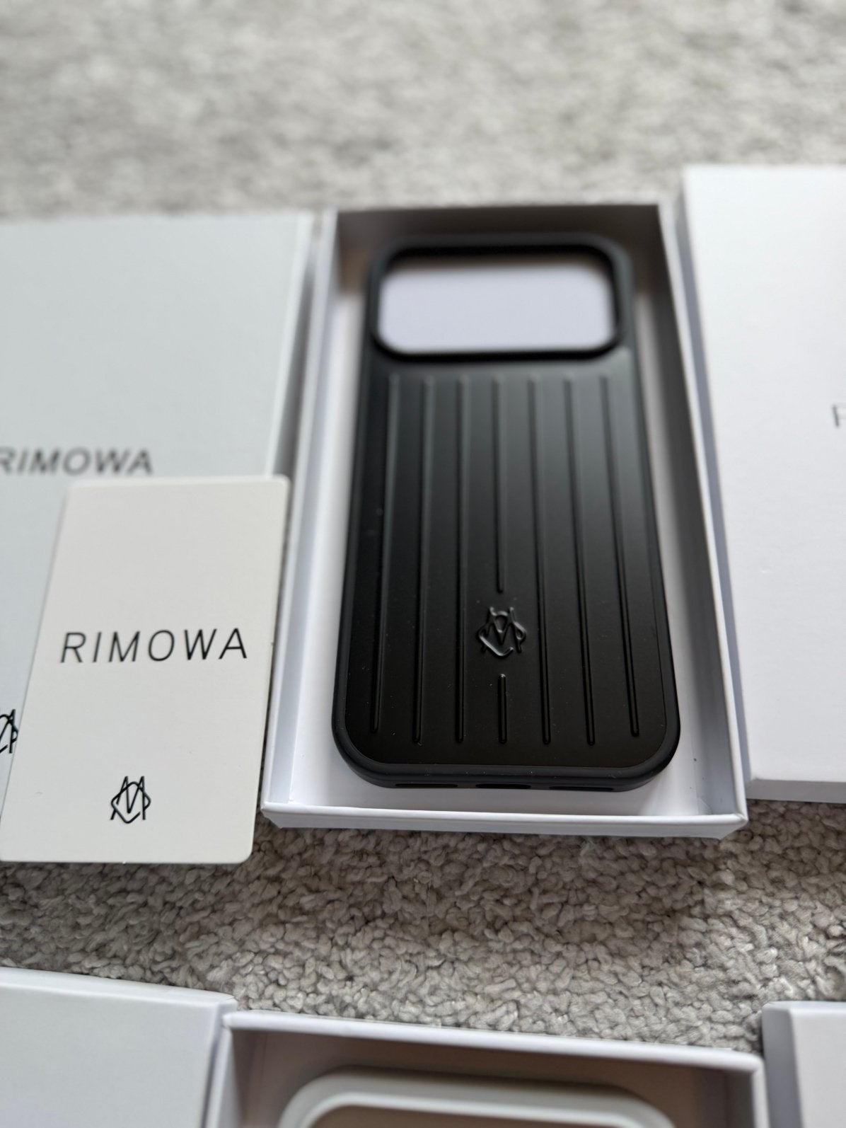 Rimowa hoesjes Iphone, Telecommunicatie, Zwart, Hoesje of Tasje, Ophalen of Verzenden, Zo goed als nieuw
