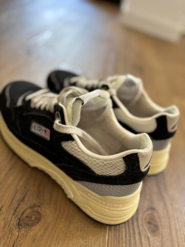 Autry Hyperway sneakers zwart, Zwart, Ophalen of Verzenden, Sneakers of Gympen, Zo goed als nieuw