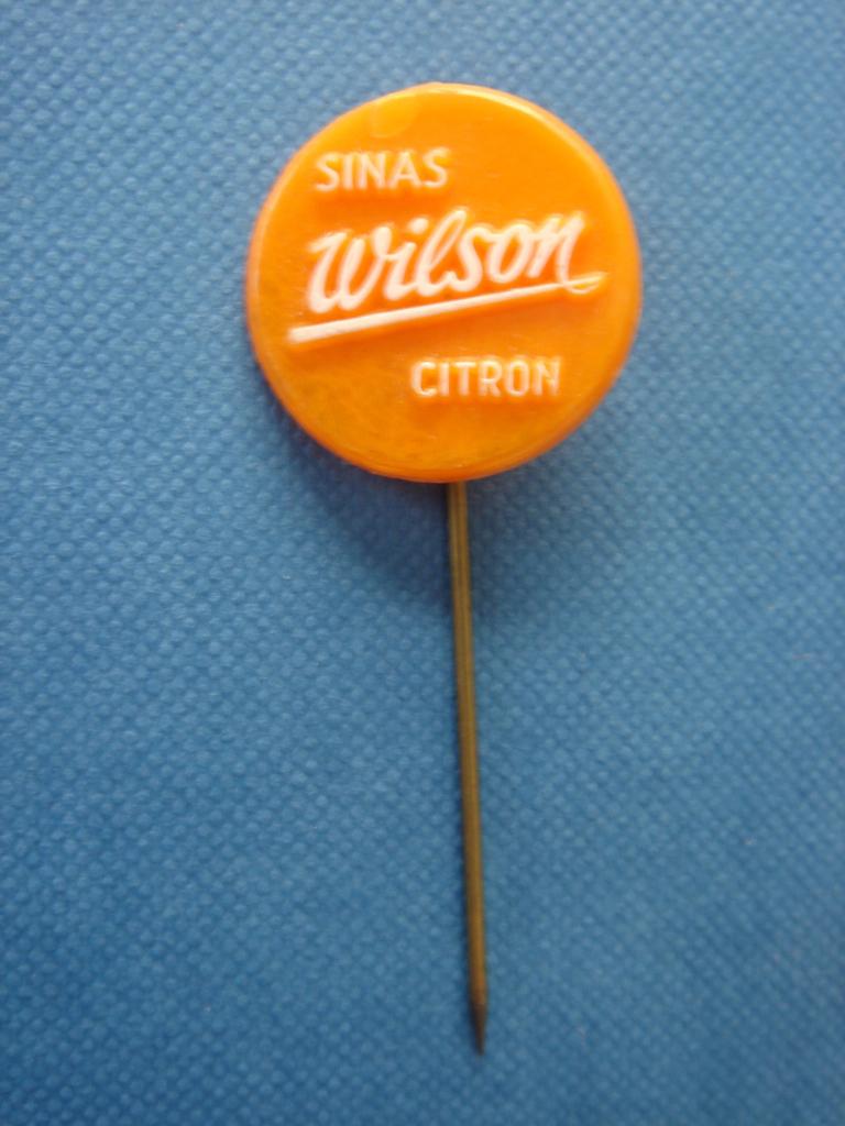 Speld Wilson Sinas Citron, Ophalen of Verzenden, Gebruikt, Merk, Speldje of Pin