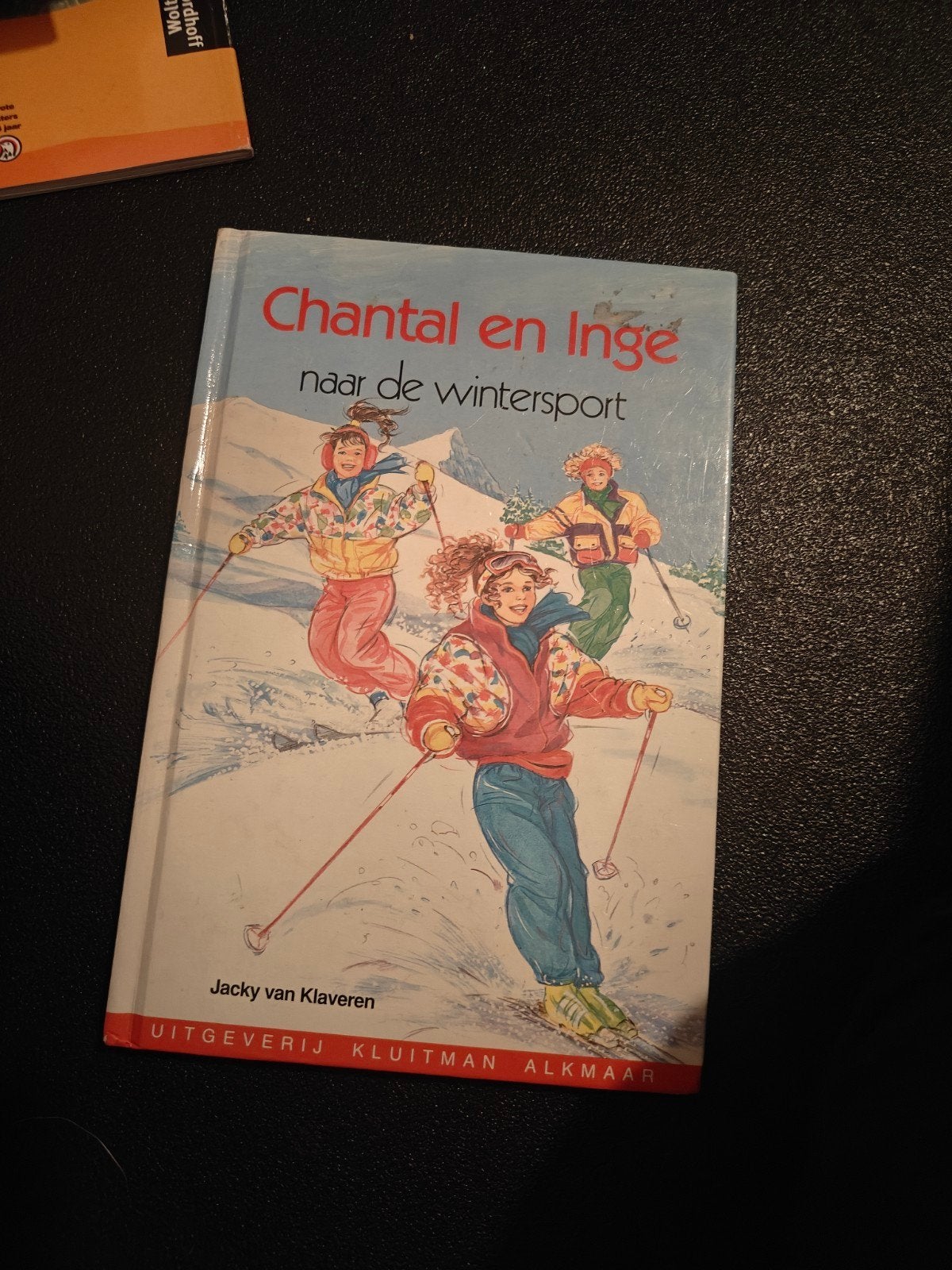 Chantal en Inge naar de wintersport - Jeugdboek, Ophalen of Verzenden, Gelezen, Jacky van Klaveren, Fictie
