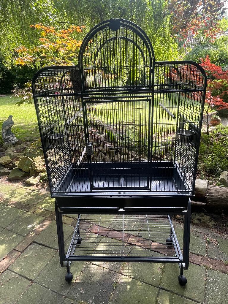 Nette Grote zwarte vogelkooi met accessoires, Ophalen, Gebruikt, Metaal, Vogelkooi