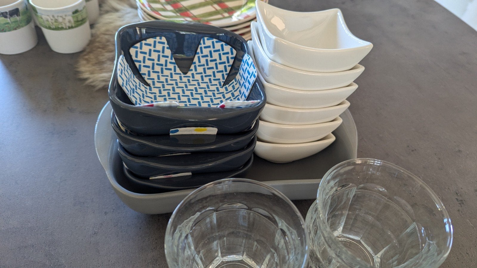 Gratis afhalen diverse schalen en een puddingvorm, Ophalen, Aardewerk, Overige stijlen, Bord(en)