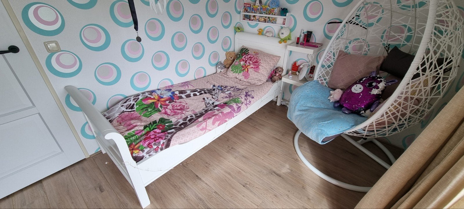 Wit kinderbed van Tom en Lilly met lattenbodem en matras, Kinderen en Baby's, Kinderkamer | Bedden, Gebruikt, 70 tot 85 cm, 180 cm of meer