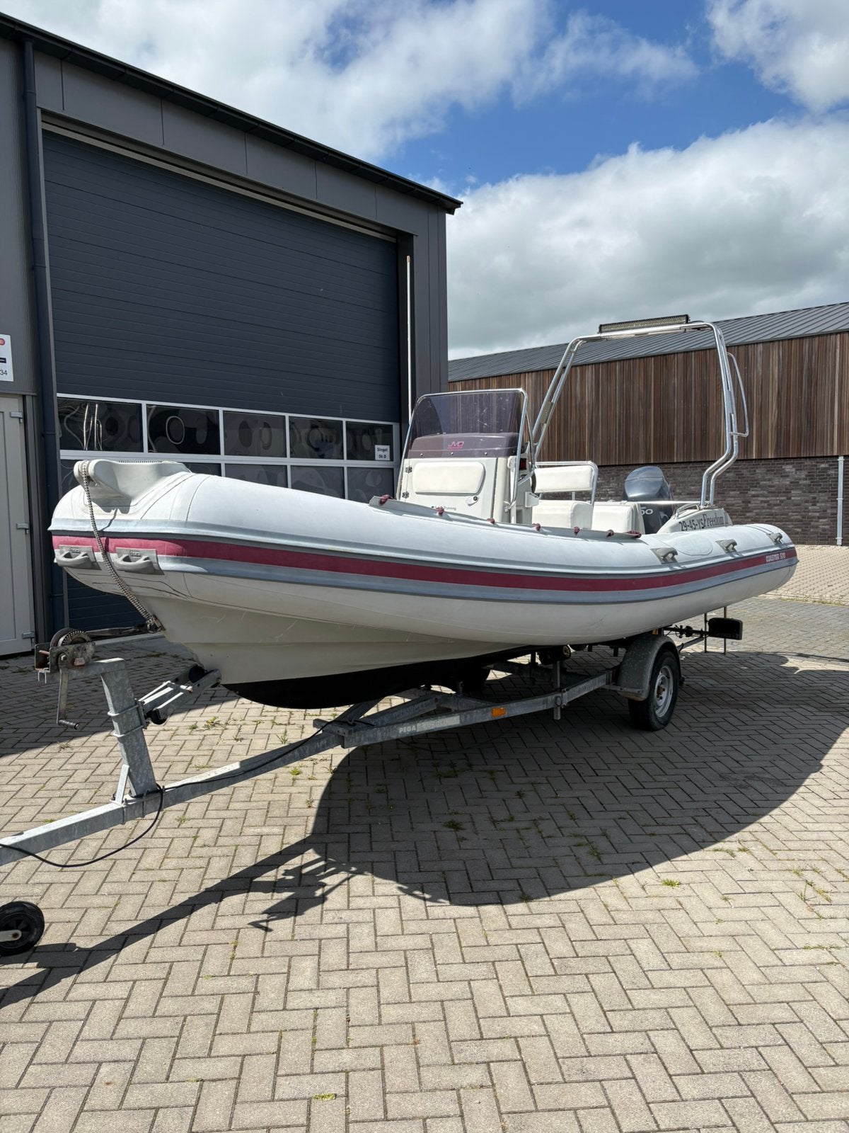 Joker Coaster 600, Yamaha 100pk EFI, Pega trailer (2008), Watersport en Boten, Rubberboten, Ophalen of Verzenden, Zo goed als nieuw