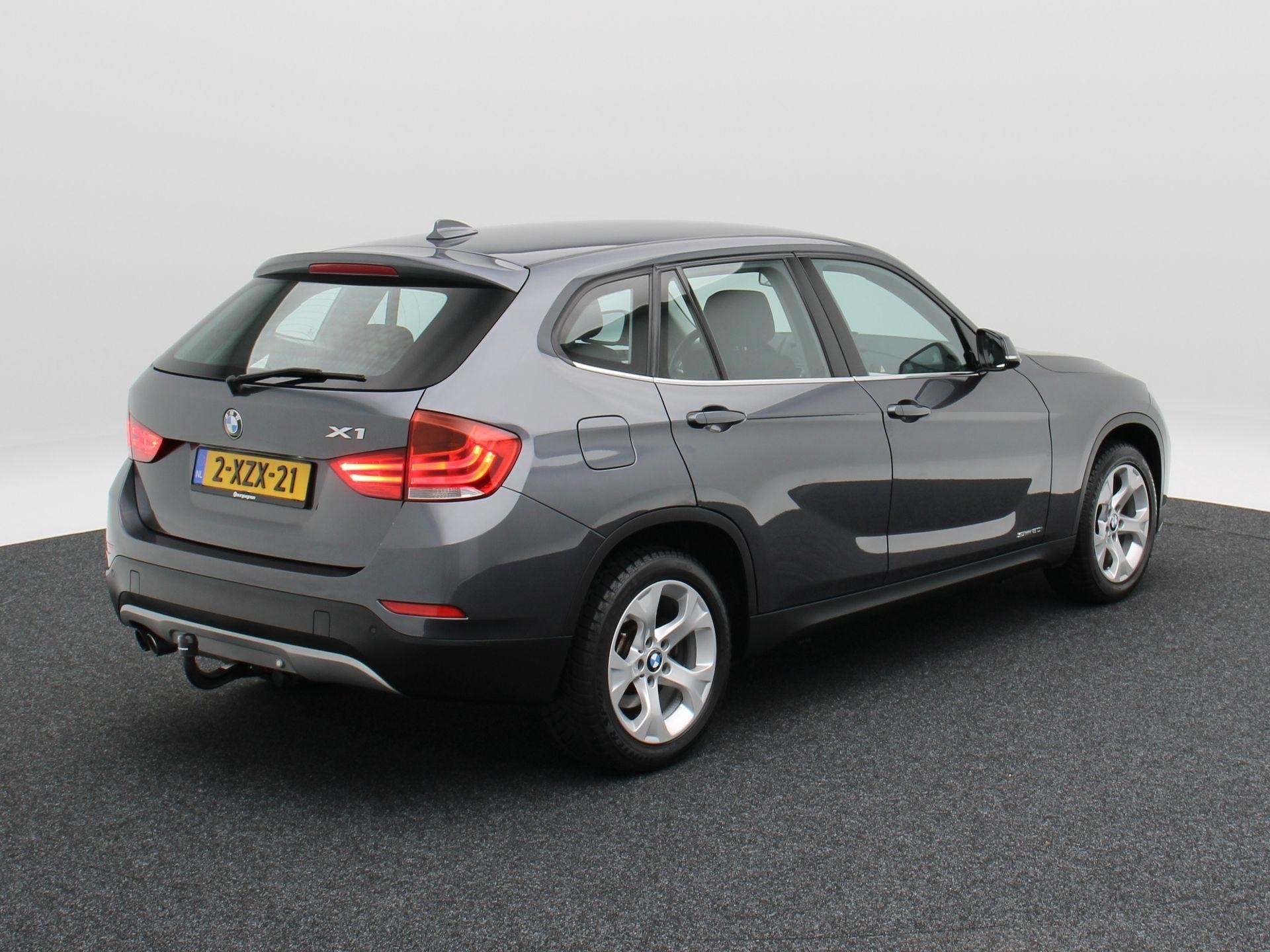 BMW X1 sDrive20i 183 Pk Automaat Executive | Trekhaak | Bi X, Euro 6, 4 cilinders, Origineel Nederlands, Parkeersensor