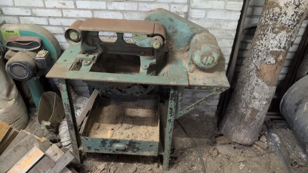 Vooroorlogs vlakschuurmachine - Vintage Onderstel Potentieel, Ophalen